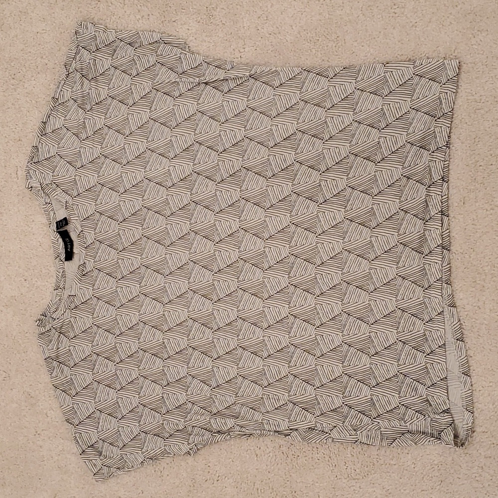 Geometric dolman-sleeve tee (PM) by Apt.9